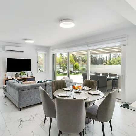 Villa Eleni By Ezoria Limassol